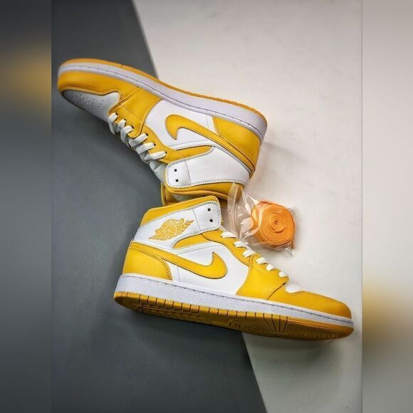 Air Jordan 1 Mid Pollen White Yellow Size 8 &‎ 1/2 in yellow and white NWT - Picture 7 of 12